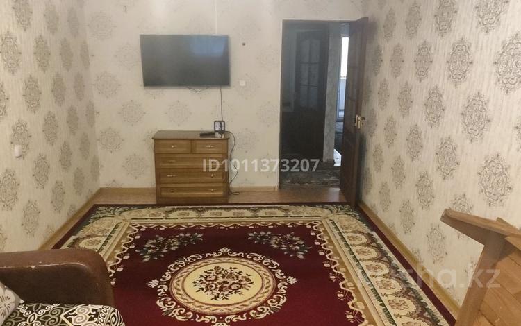 2-бөлмелі пәтер · 54 м² · 2/5 қабат, 8-й микрорайон, 8-й микрорайон 5 — Мамутова, бағасы: 28 млн ₸ в Шымкенте, Туран р-н — фото 2