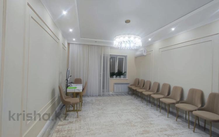 3-бөлмелі пәтер · 130 м² · 5/5 қабат, Алтын орда ш/а., бағасы: 36 млн ₸ в Актобе, мкр. Алтын орда — фото 9