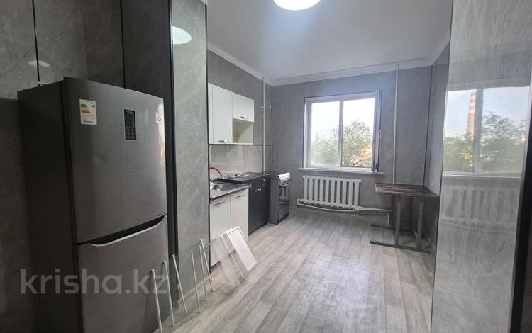 1-комнатная квартира · 41 м² · 4/9 этаж, мкр Аксай-2 52 за 200 000 ₸ в Алматы, Ауэзовский р-н — фото 2