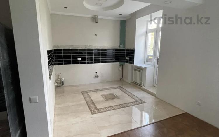 2-бөлмелі пәтер · 55.5 м² · 3/4 қабат, Лободы 14, бағасы: 35 млн ₸ в Караганде, Казыбек би р-н — фото 2