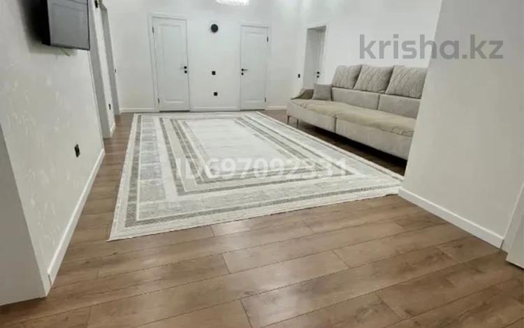 3-комнатная квартира · 125 м² · 5/5 этаж, мкр. Алтын орда, Тауелсиздик 1 — Газиза Жубанова за 52 млн ₸ в Актобе — фото 2