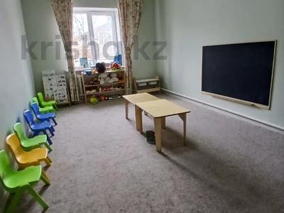 Отдельный дом · 6 комнат · 285 м² · 15 сот., Султанбека Ходжанова 55-2 за 380 млн 〒 в Алматы, Бостандыкский р-н