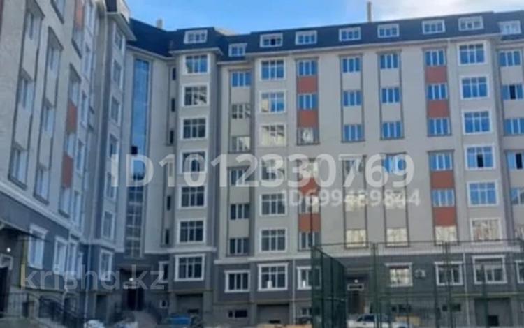 4-бөлмелі пәтер · 140 м² · 4/8 қабат, 20-й мкр. 1/2к2, бағасы: 29 млн ₸ в Актау, 18-й мкр  — фото 2