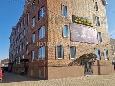 Продажа квартир в Западно-Казахстанской обл.: 2-комнатная квартира · 70 м² · 1 этаж, мкр Жана Орда, Тәуелсіздік 41 за 35.2 млн 〒 2-комнатная квартира · 70 м² · 1 этаж, мкр Жана Орда, Тәуелсіздік 41 за 35.2 млн 〒 в Уральске