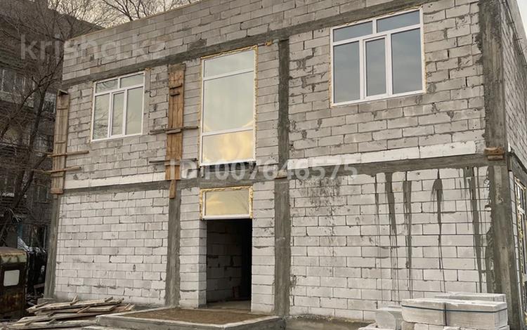 Отдельный дом · 8 комнат · 240 м² · 4 сот., Кустанайская 18/2 — 14 мкр возле пожарки за 60 млн 〒 в Семее — фото 2