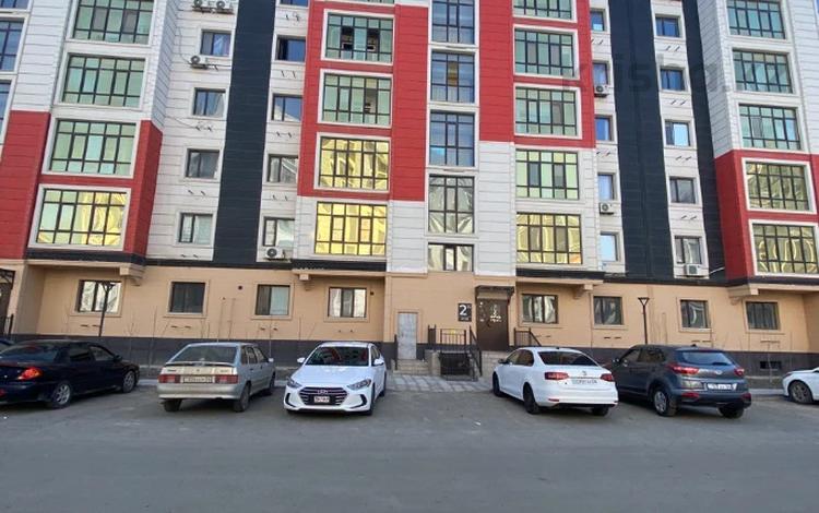 1-комнатная квартира, 45 м², 3/9 этаж, Мкрн Нурсая 11 за 21.8 млн 〒 в Атырау — фото 4
