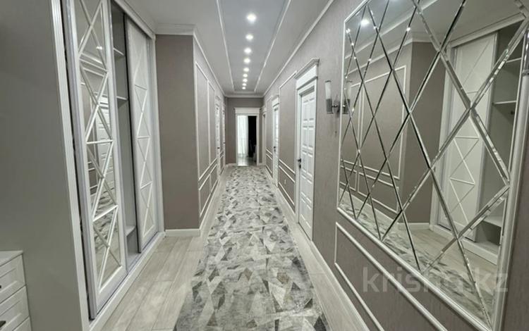 3-бөлмелі пәтер · 120 м² · 8/12 қабат, Кунаева 79, бағасы: 500 000 ₸ в Шымкенте, Туран р-н — фото 2