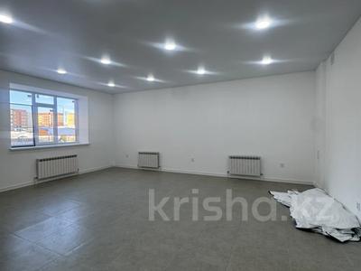 Свободное назначение, офисы, магазины и бутики, склады, общепит, салоны красоты, фитнес и спорт, медцентры и аптеки, образование, развлечения, кабинеты и рабочие места, студии · 105 м² за 500 000 〒 в Актобе, мкр. Алтын орда