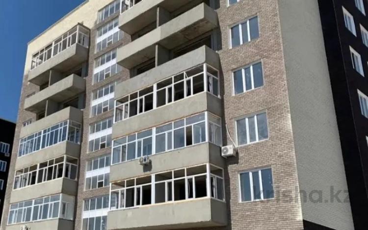 2-бөлмелі пәтер · 100 м² · 5/6 қабат, 8 МКР. БIРЛIК — ВОЗЛЕ НОВОЙ ШКОЛЫ # 29, бағасы: 55 млн ₸ в Талдыкоргане — фото 2