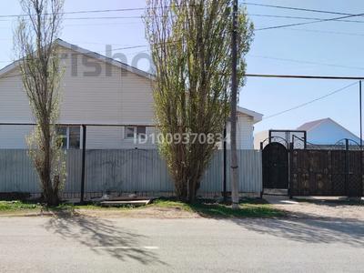 Жеке үй · 4 бөлме · 100 м² · 10 сот., Чингирлауская 2/2, бағасы: 35 млн ₸ в Аксае