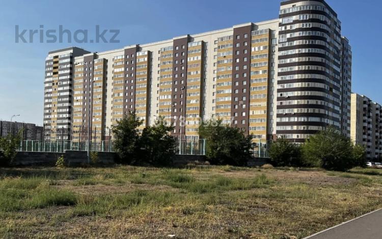 2-комнатная квартира, 64 м², 2/16 этаж помесячно, проспект Шахтёров 60