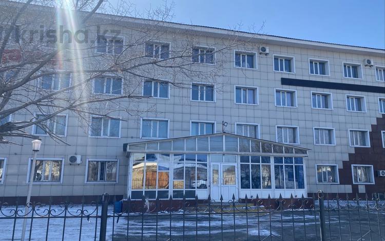 Свободное назначение, офисы, магазины и бутики, медцентры и аптеки, образование · 2490 м² за 300 млн 〒 в Талдыкоргане — фото 2