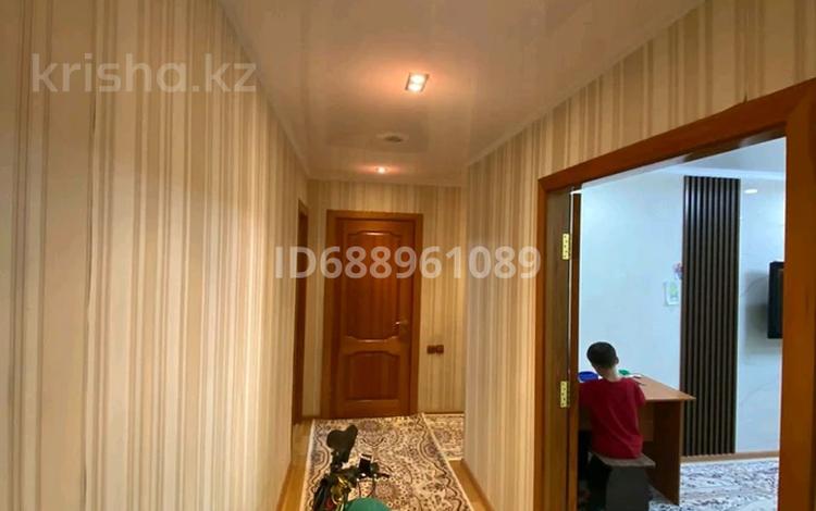 3-бөлмелі пәтер · 70 м² · 6/9 қабат, Камзина 27, бағасы: 15.3 млн ₸ в Аксу — фото 3
