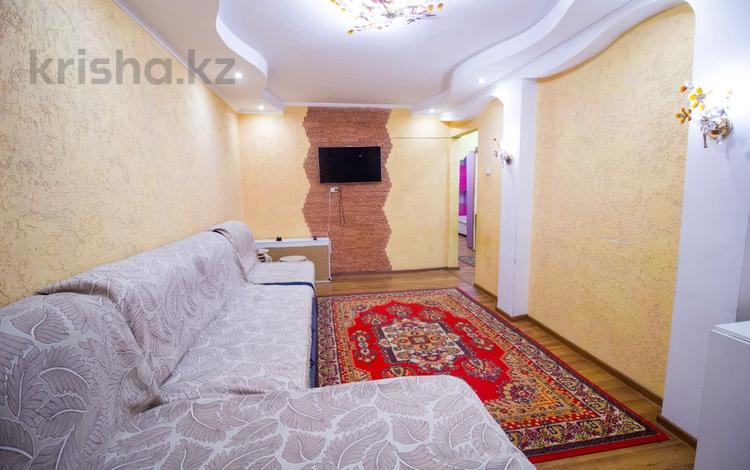 3-комнатная квартира, 63 м², 5/5 этаж, Самал за 14.9 млн 〒 в Талдыкоргане, мкр Самал — фото 2