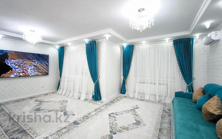3-комнатная квартира · 102.6 м² · 1/5 этаж, мкр. Алтын орда за 43 млн ₸ в Актобе — фото 10