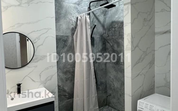3-бөлмелі пәтер · 90 м² · 4/5 қабат, мкр. Алтын орда 13е, бағасы: 250 000 ₸ в Актобе — фото 2