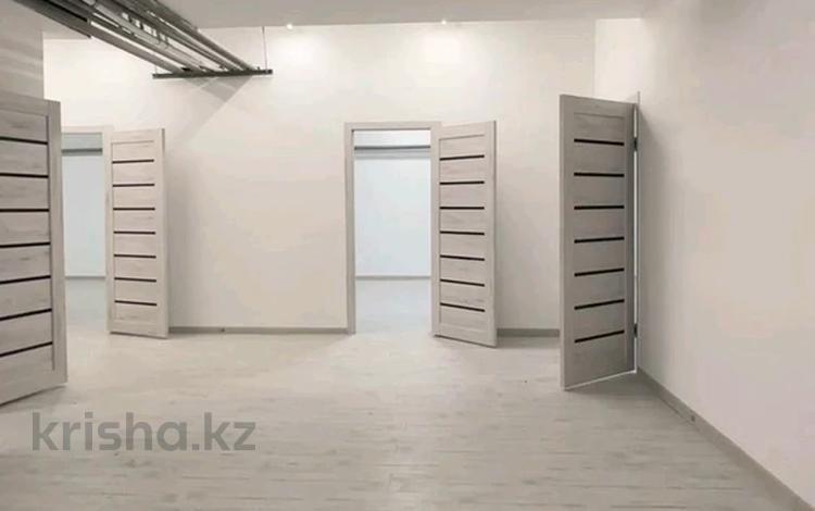 Еркін, кеңселер, дүкендер мен бутиктер, қоймалар, қоғамдық тамақтану орны, сұлулық салондары, медорталықтар мен дәріханалар, білім орталықтары, ойын-сауық, конференц-залдар, кабинеттер және жұмыс орындары, студиялар · 40 м², бағасы: 160 000 〒 в Караганде — фото 2