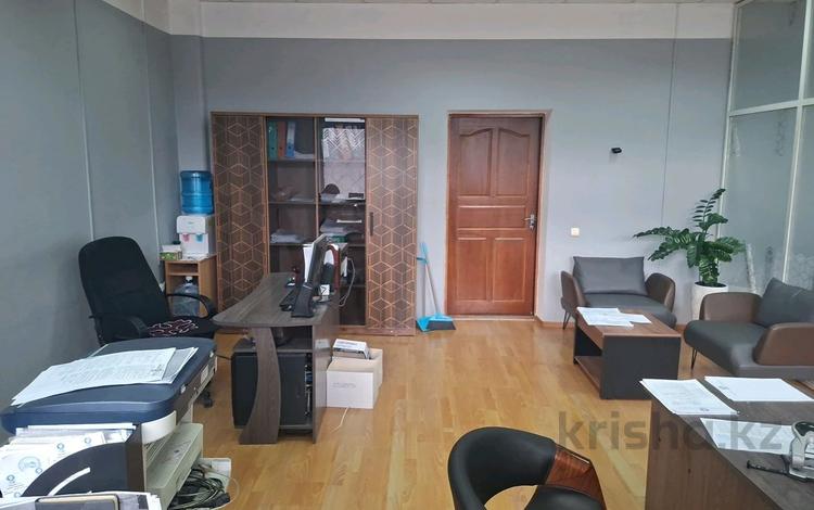 Офисы · 119.5 м² за 30 млн ₸ в Усть-Каменогорске — фото 11