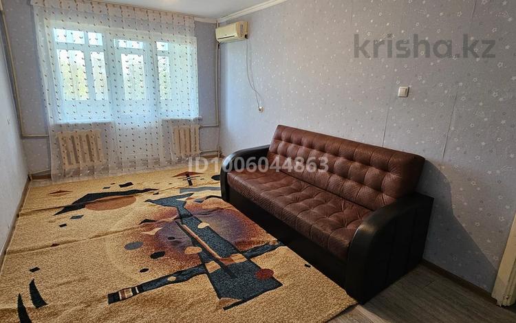 1-комнатная квартира · 38 м² · 4 этаж, Абдразакова 11 за 110 000 ₸ в Шымкенте — фото 2