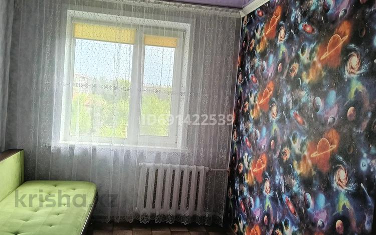 3-комнатная квартира, 63 м², 5/5 этаж, Шешембекова 15 за 15.7 млн 〒 в Экибастузе — фото 2