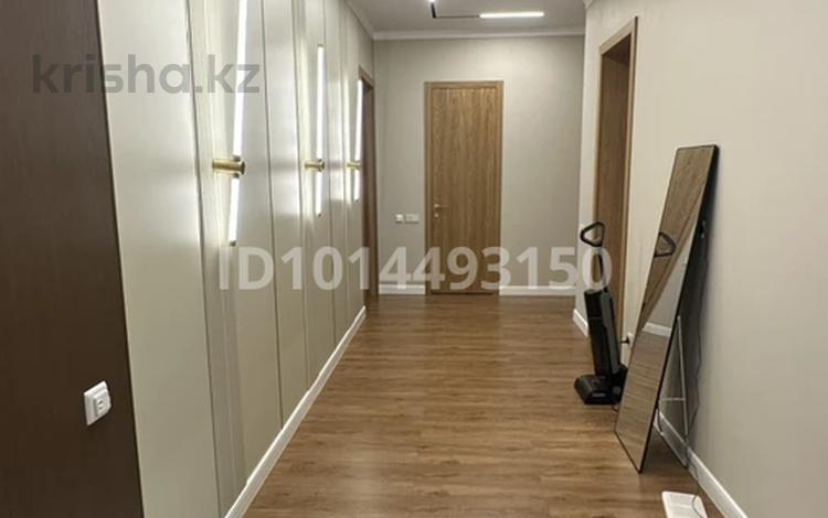 3-бөлмелі пәтер · 82.5 м² · 9/12 қабат, Райымбека 162/1, бағасы: 92 млн ₸ в Алматы, Алмалинский р-н — фото 2