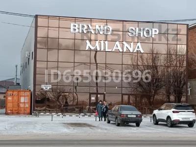 Продажа коммерческой недвижимости в Западно-Казахстанской обл.: Свободное назначение · 1100 м² за 300 млн 〒 Свободное назначение · 1100 м² за 300 млн 〒 в Аксае