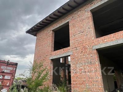 Отдельный дом · 7 комнат · 700 м² · 24 сот., Аманжолова 9 за 595 млн 〒 в Астане, Сарайшык р-н