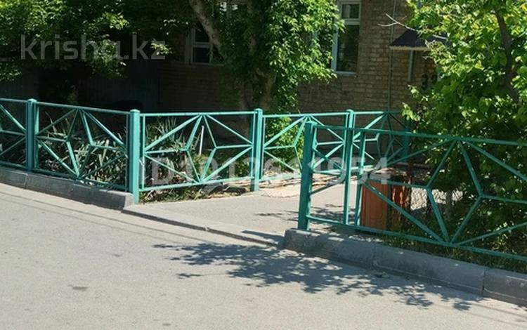 3-бөлмелі пәтер · 61 м² · 1/3 қабат, мунайбарлаушылар 33, бағасы: 15 млн ₸ в Шымкенте, Енбекшинский р-н — фото 2