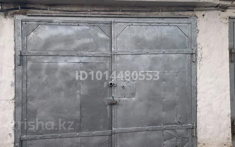 Гараж · 15.3 м² · Мухамеджанова 17 — Восточнее дома #17, гараж #75., бағасы: 3 млн ₸ в Балхаше — фото 2