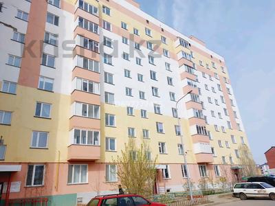 3-комнатная квартира · 81.1 м² · 3/9 этаж, мкр. Зачаганск пгт, Мурата Мункейулы 77 — Магазин Коктем, 10 школа за 32 млн ₸ в Уральске