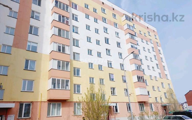 3-комнатная квартира · 81.1 м² · 3/9 этаж, мкр. Зачаганск пгт, Мурата Мункейулы 77 — Магазин Коктем, 10 школа за 32 млн ₸ в Уральске — фото 2