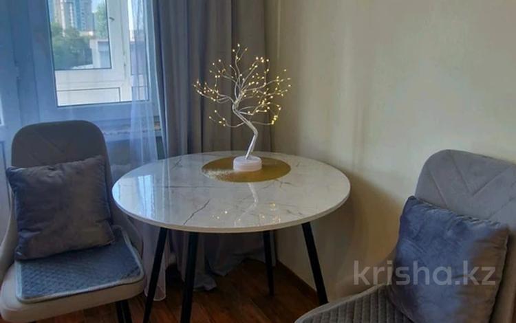 3-комнатная квартира · 60 м² · 3/4 этаж, Жандосова — Радостовца за 350 000 ₸ в Алматы, Бостандыкский р-н — фото 2