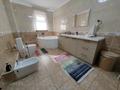 Отдельный дом · 7 комнат · 568 м² · 10 сот., мкр Городской Аэропорт 111 за 2 млн ₸ в Караганде, Казыбек би р-н — фото 16