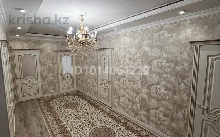3-комнатная квартира · 104.9 м² · 8/9 этаж, мкр Нурсая, Таумуш Жумагалиев 15 за 42 млн ₸ в Атырау — фото 2