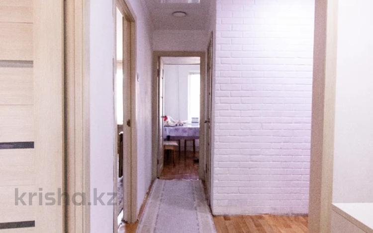 3-комнатная квартира, 61.5 м², 1/5 этаж, 4 мрк 32 за 18.5 млн 〒 в Талдыкоргане, мкр Жастар — фото 2