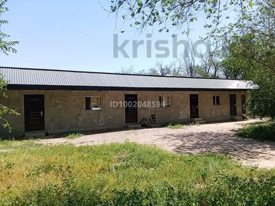 Продажа домов и дачи в Алматинской обл.: Отдельный дом · 4 комнаты · 200 м² · 8 сот., Тулпар 54 — Алмаатинская за 22 млн 〒 Отдельный дом · 4 комнаты · 200 м² · 8 сот., Тулпар 54 — Алмаатинская за 22 млн 〒 в Нургиса Тлендиеве