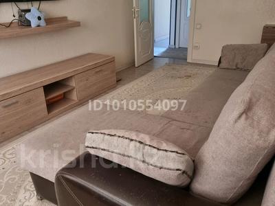 2-комнатная квартира · 60.5 м² · 1/5 этаж, 11-й микрорайон, 11-й микрорайон — Остановка Стекляшка за 200 000 〒 в Шымкенте, Енбекшинский р-н