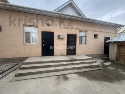 3-комнатная квартира · 100 м² · 1 этаж, ул. Мустафы Шокая 130 за 140 000 〒 в 