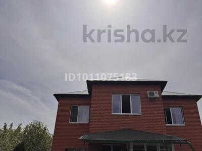 Жеке үй · 5 бөлме · 315 м² · 7 сот., Скоробогатова 1/1 — Рядом центральный рынок, школы 11,40, бағасы: 92 млн ₸ в Уральске, мкр Школьник