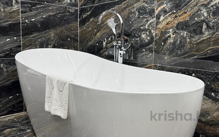 4-комнатная квартира · 120 м² · 2/6 этаж, Сатпаева 48а за 40 000 ₸ в Атырау — фото 2