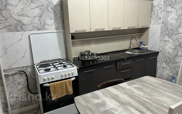 2-комнатная квартира · 60 м² · 3/9 этаж, мкр Жетысу-2 42 за 350 000 ₸ в Алматы, Ауэзовский р-н — фото 2