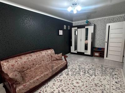 1-комнатная квартира · 34.5 м² · 1/5 этаж, мкр 8, Гришина за 13.5 млн ₸ в Актобе