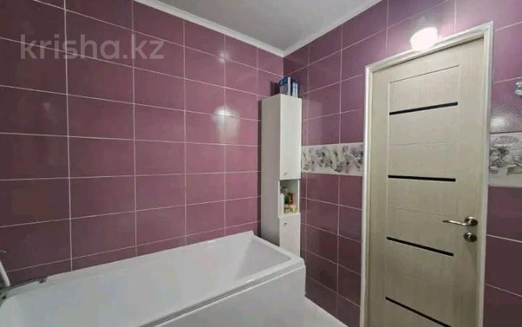 2-бөлмелі пәтер · 75 м² · 1/9 қабат, мкр. Алмагуль, Алмагуль 5, бағасы: 24 млн ₸ в Атырау — фото 2
