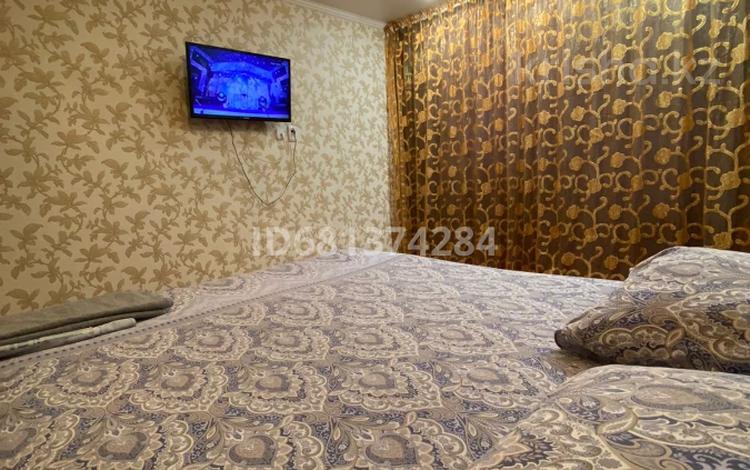 1-комнатная квартира, 38 м², 5 этаж по часам, Чокина 42 — 1 мая за 2 000 〒 в Павлодаре — фото 3