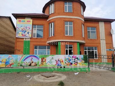Отдельный дом · 7 комнат · 730 м² · 10 сот., Қаныш Сатпаев 26/7 за 1.4 млн ₸ в Астане, Алматы р-н