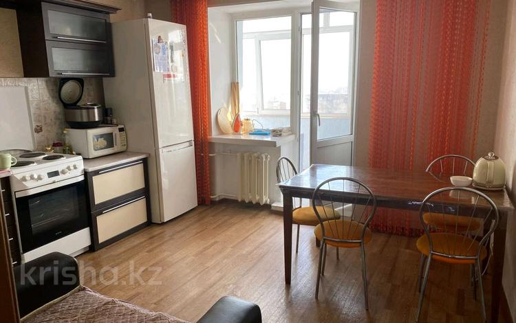 3-комнатная квартира · 80 м² · 10/10 этаж, Сатпаева за 36.5 млн ₸ в Усть-Каменогорске — фото 2