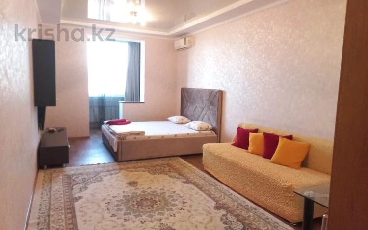 1-комнатная квартира · 36 м², Зенкова 59 за 300 000 ₸ в Алматы, Медеуский р-н — фото 2