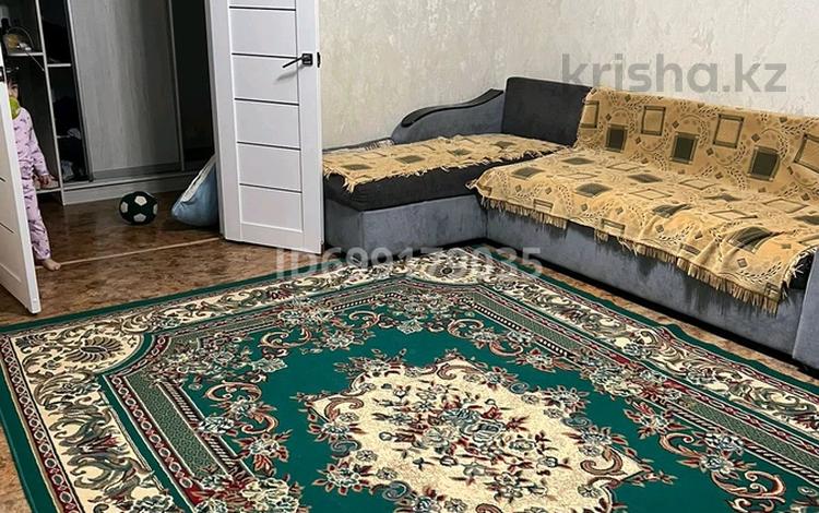 2-бөлмелі пәтер · 62.4 м² · 1/5 қабат, Зачаганск пгт ш/а. 81/1 — Көктем торговый дом, бағасы: 21 млн ₸ в Уральске, мкр. Зачаганск пгт — фото 2
