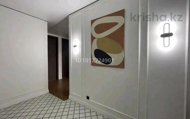 3-бөлмелі пәтер · 90 м² · 6/8 қабат, Мангилик ел 36, бағасы: 74 млн ₸ в Астане, Есильский р-н — фото 2