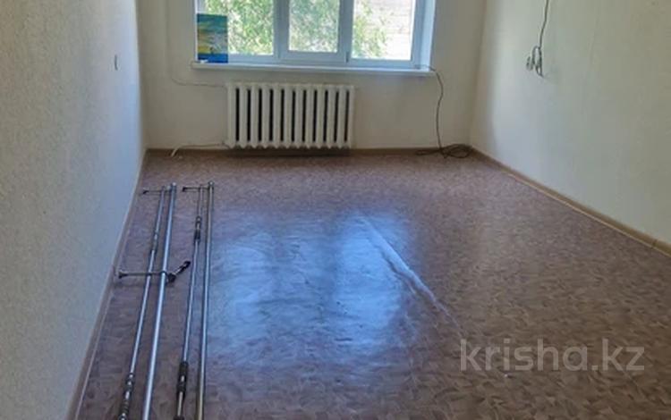 2-бөлмелі пәтер · 56 м² · 4/5 қабат, мкр 8, Молдагулова 45, бағасы: 15 млн ₸ в Актобе — фото 2